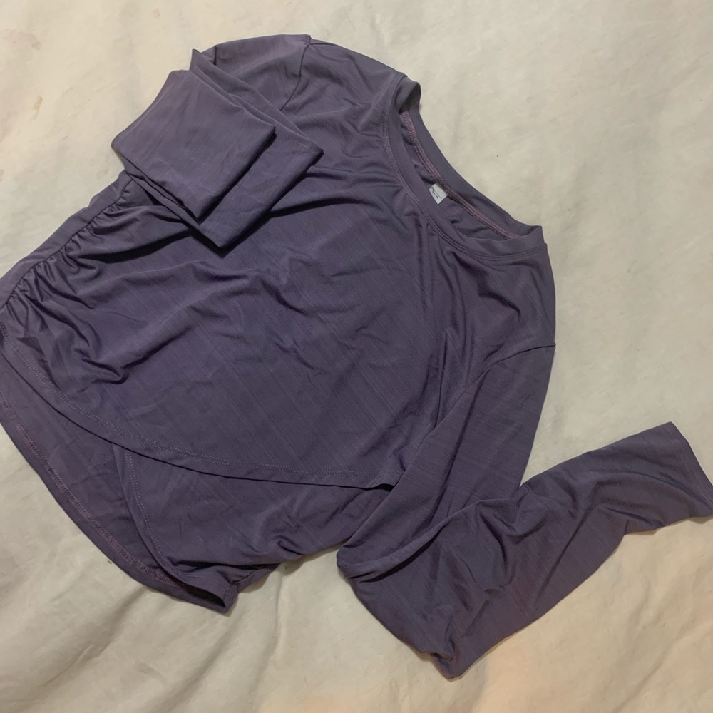 Long sleeve crop workout top